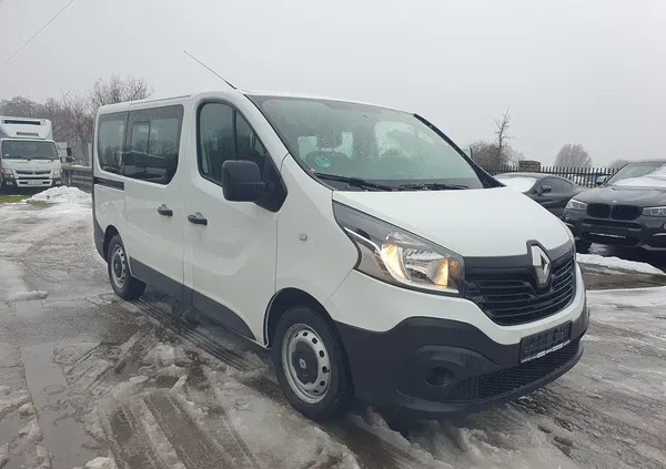 renault lubelskie Renault Trafic cena 81180 przebieg: 124395, rok produkcji 2017 z Ozimek